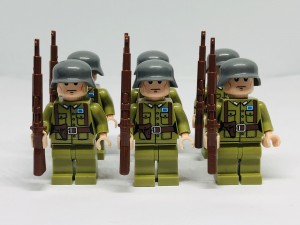 A23 - Duitse Soldaten ( 6x ) in groen uniform